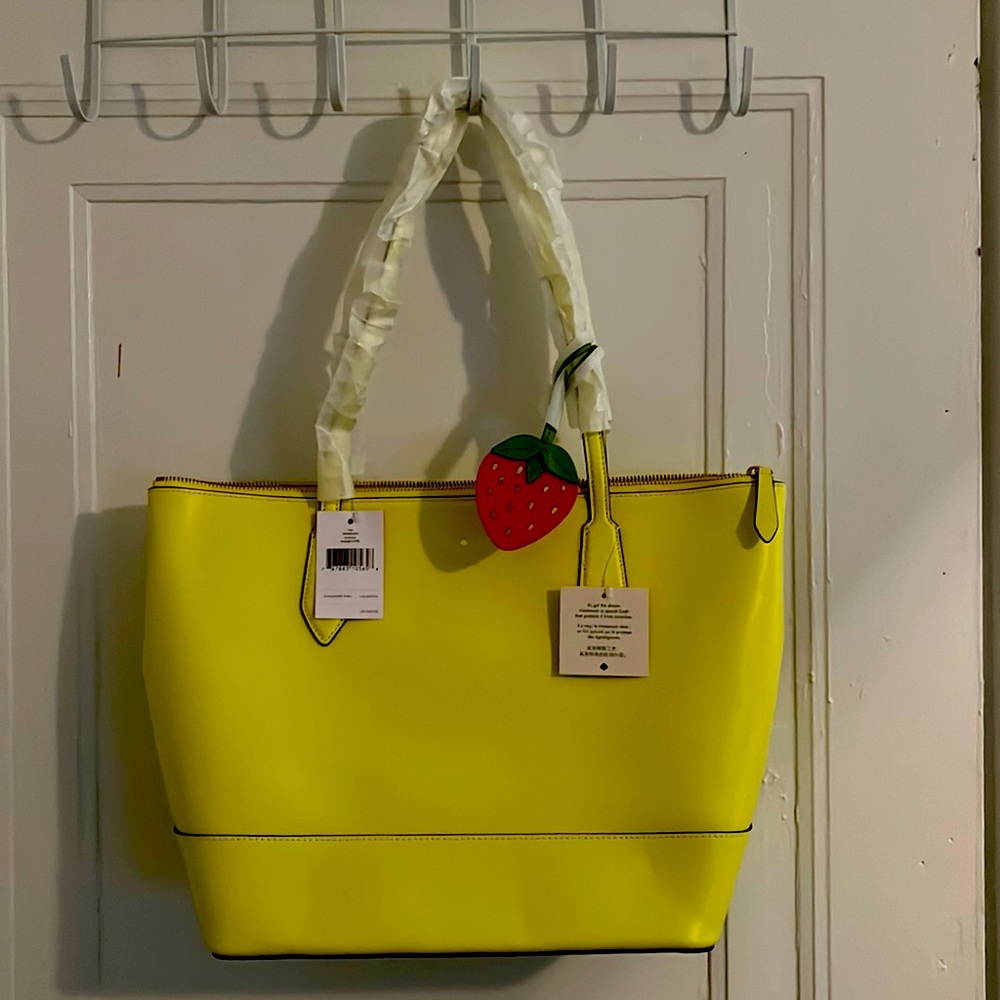 Kate Spade Braelynn Tote w/ strawberry